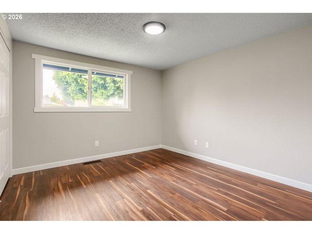 12126 Se REDWOOD Ave, Milwaukie, OR 97222