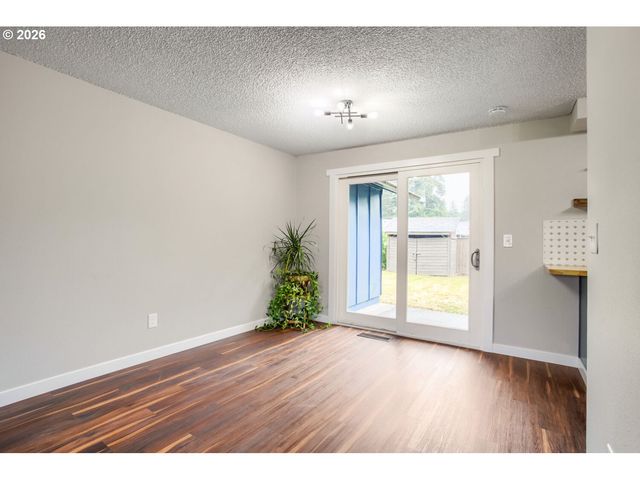 12126 Se REDWOOD Ave, Milwaukie, OR 97222