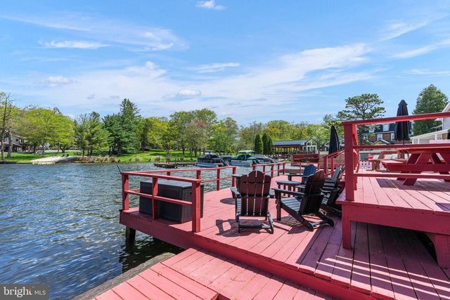 36 S LAKE DR, Lake Harmony, PA 18624