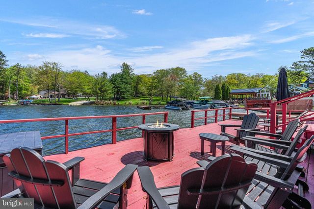 36 S LAKE DR, Lake Harmony, PA 18624