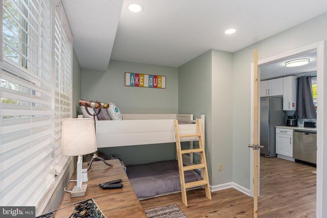 36 S LAKE DR, Lake Harmony, PA 18624