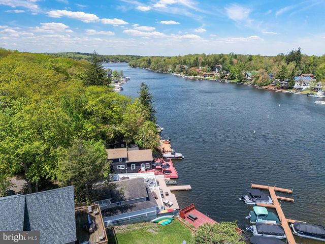 36 S LAKE DR, Lake Harmony, PA 18624