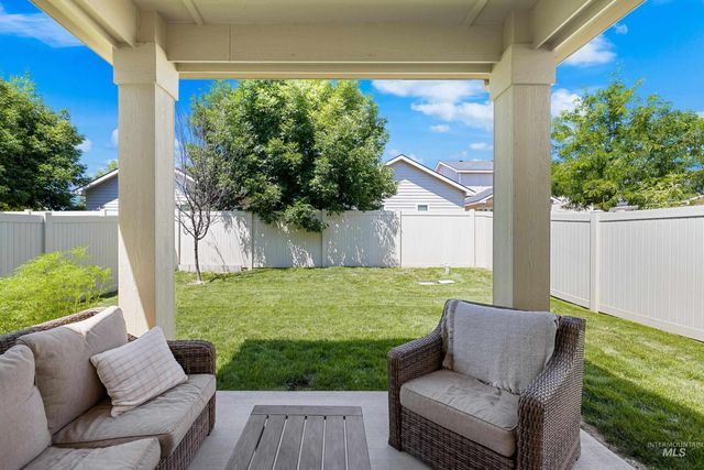 9176 W Tillamook Dr, Boise, ID 83709