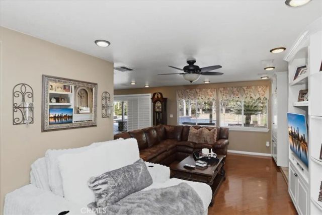 1210 Versailles, Riverside, CA 92506