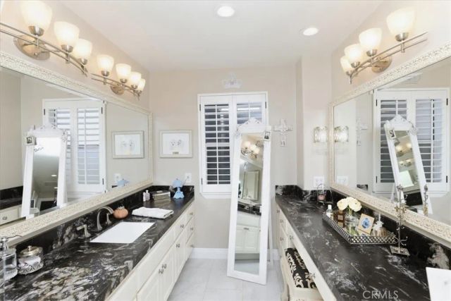 1210 Versailles, Riverside, CA 92506