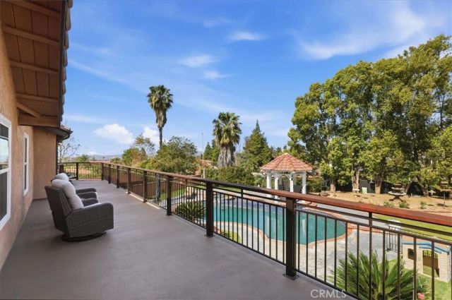 1210 Versailles, Riverside, CA 92506