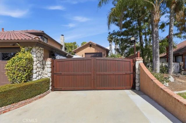 1210 Versailles, Riverside, CA 92506