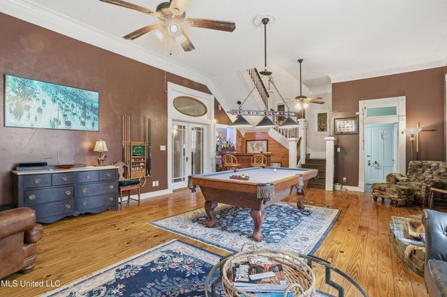 303 Walnut Street, Hattiesburg, MS 39401