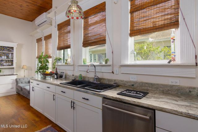 303 Walnut Street, Hattiesburg, MS 39401