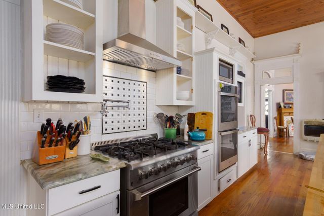 303 Walnut Street, Hattiesburg, MS 39401