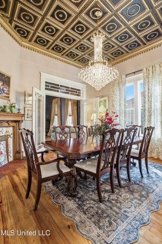 303 Walnut Street, Hattiesburg, MS 39401