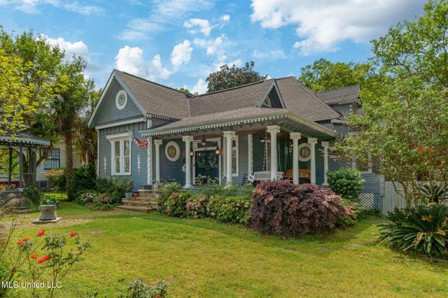 303 Walnut Street, Hattiesburg, MS 39401