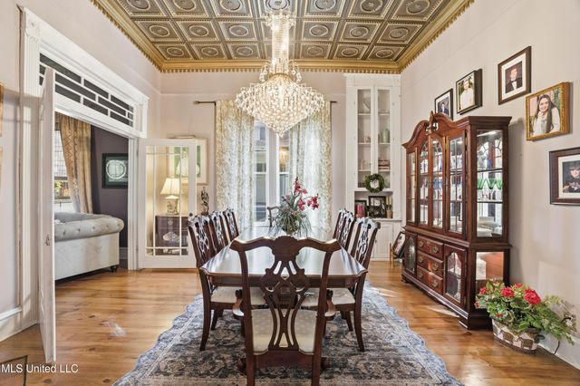 303 Walnut Street, Hattiesburg, MS 39401