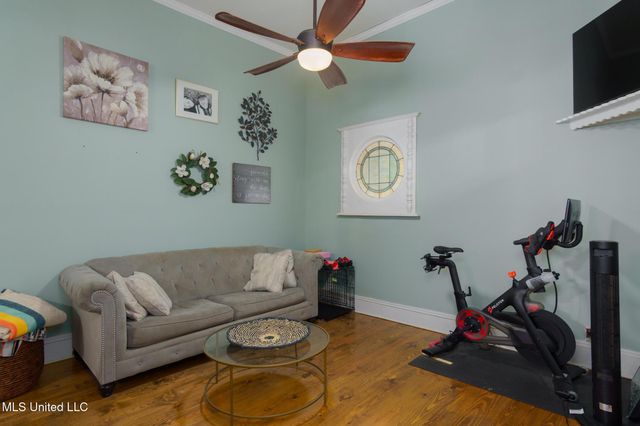 303 Walnut Street, Hattiesburg, MS 39401