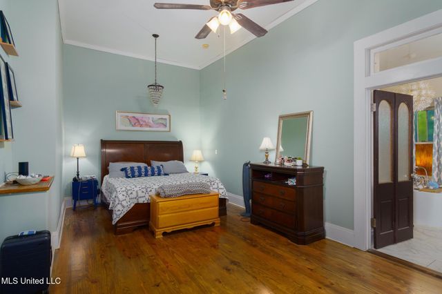 303 Walnut Street, Hattiesburg, MS 39401