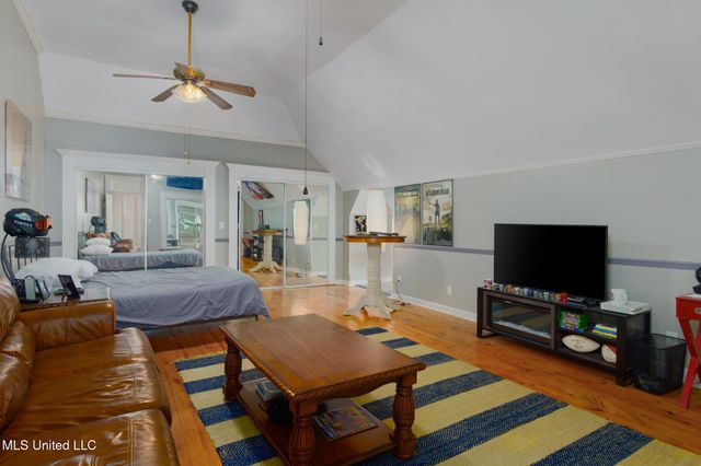 303 Walnut Street, Hattiesburg, MS 39401