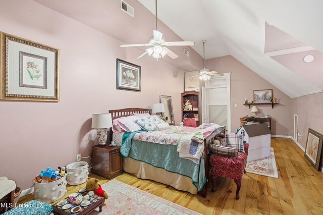 303 Walnut Street, Hattiesburg, MS 39401