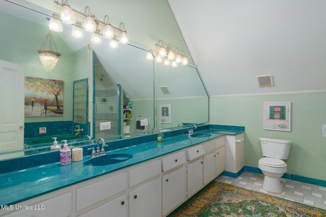 303 Walnut Street, Hattiesburg, MS 39401