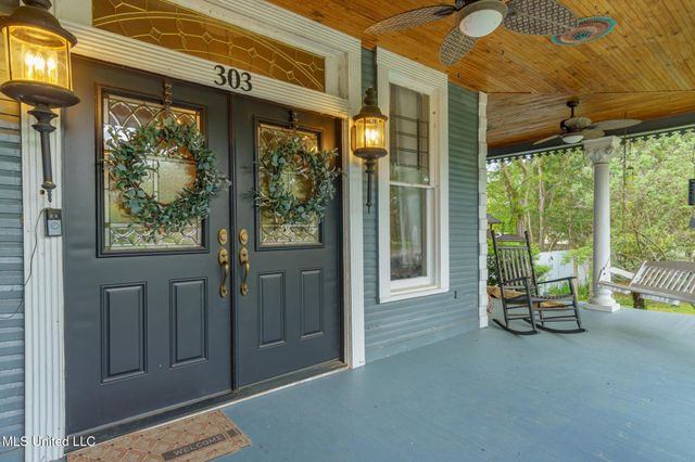 303 Walnut Street, Hattiesburg, MS 39401