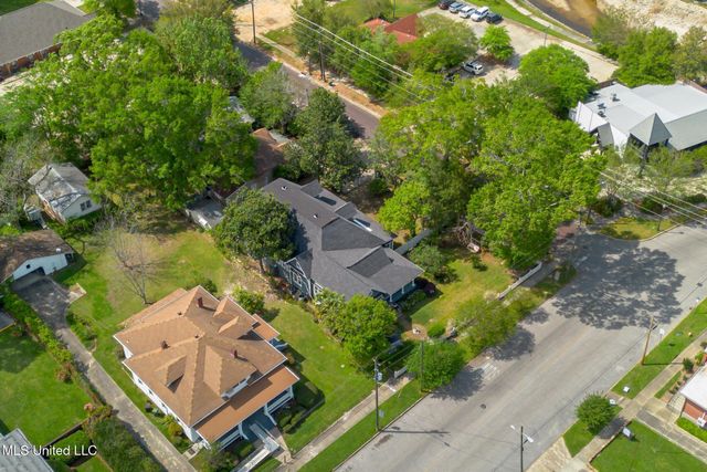 303 Walnut Street, Hattiesburg, MS 39401