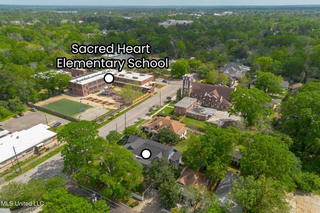 303 Walnut Street, Hattiesburg, MS 39401