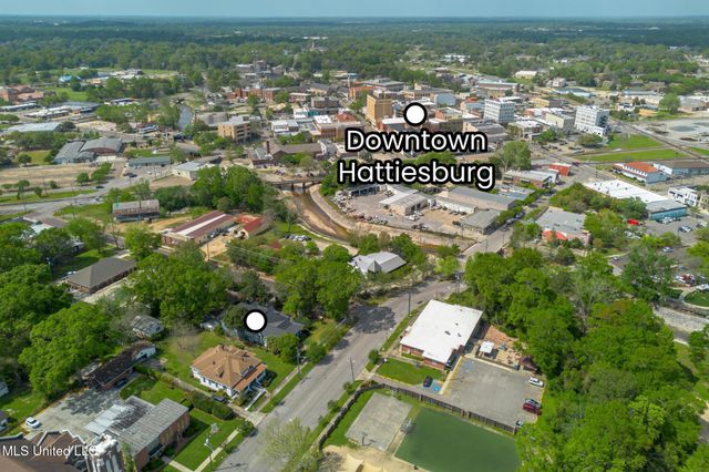 303 Walnut Street, Hattiesburg, MS 39401