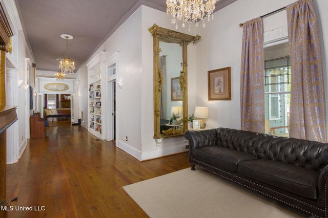 303 Walnut Street, Hattiesburg, MS 39401