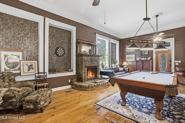 303 Walnut Street, Hattiesburg, MS 39401