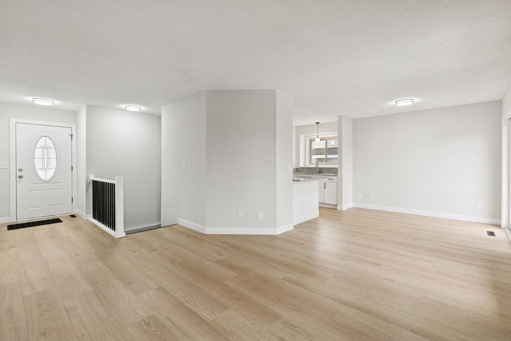 16193 Jamaica Avenue, Lakeville, MN 55044