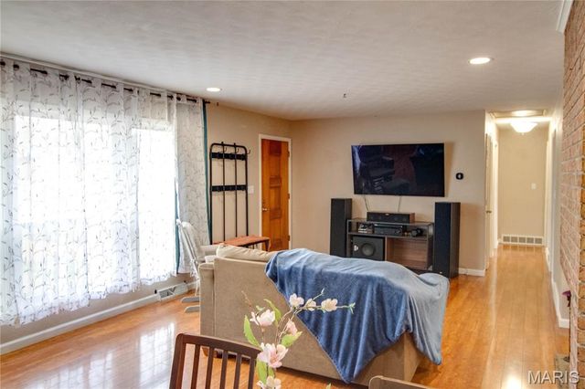 5230 Wick Way Drive, Alton, IL 62002