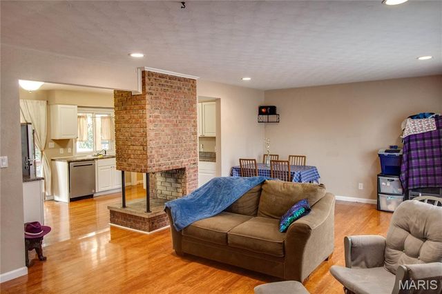 5230 Wick Way Drive, Alton, IL 62002