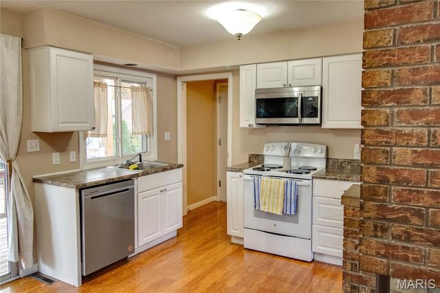 5230 Wick Way Drive, Alton, IL 62002