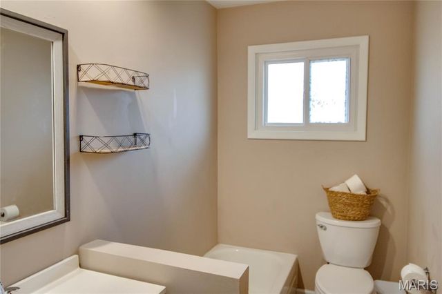 5230 Wick Way Drive, Alton, IL 62002