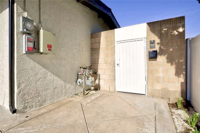 9055 Forbes Avenue, Northridge, CA 91343