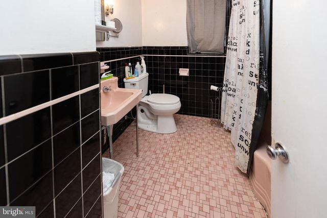 357 NASSAU AVE, Paulsboro, NJ 08066
