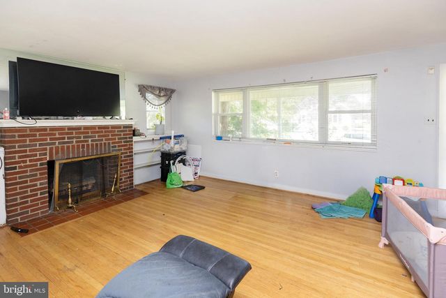 357 NASSAU AVE, Paulsboro, NJ 08066