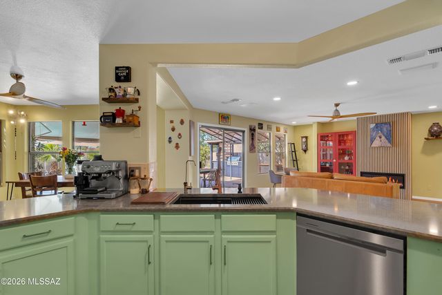 3994 W Rocky Spring Drive, Tucson, AZ 85745
