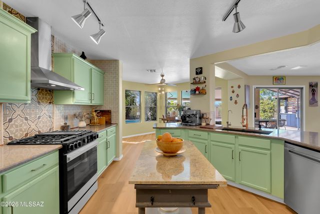 3994 W Rocky Spring Drive, Tucson, AZ 85745