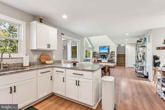 490 BLACK TWIG RD, Linden, VA 22642