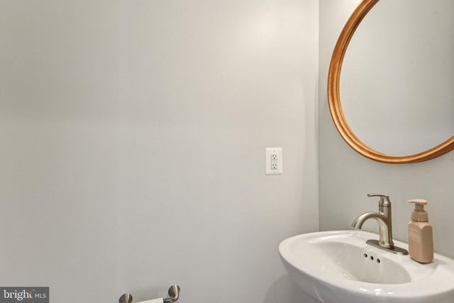 490 BLACK TWIG RD, Linden, VA 22642