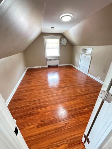 27 caldwell, Valley Stream, NY 11580