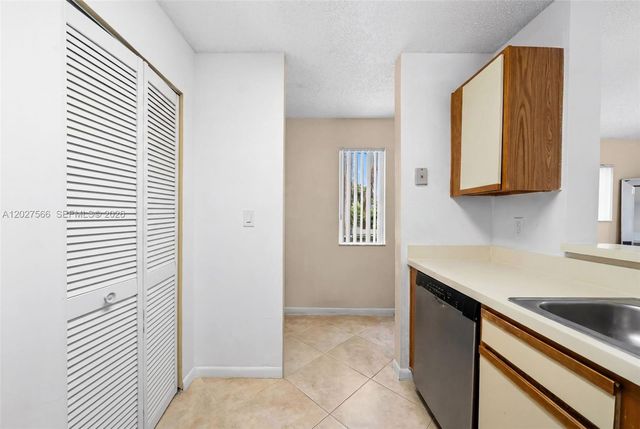 3405 NW 44th Street 205, Oakland Park, FL 33309