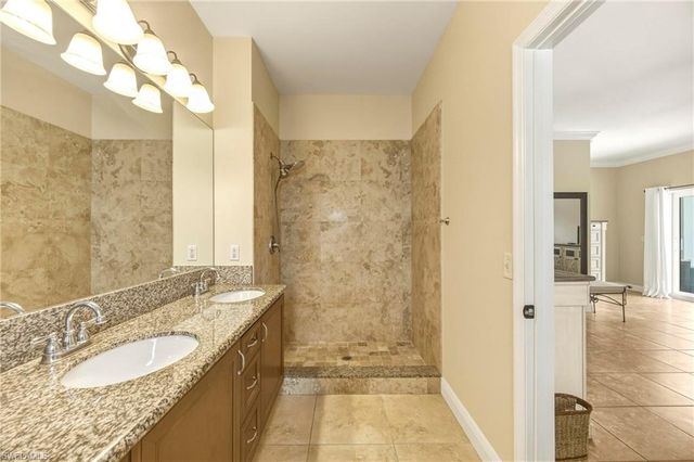 3512 SW 17th PL, Cape Coral, FL 33914