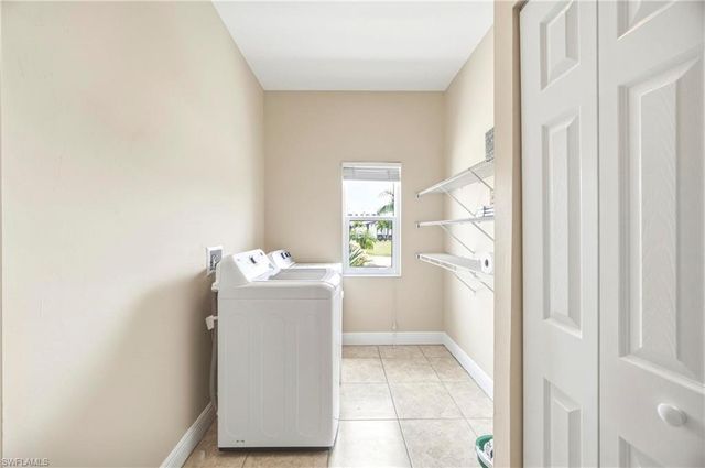 3512 SW 17th PL, Cape Coral, FL 33914