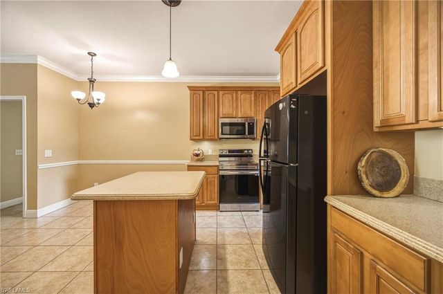 3512 SW 17th PL, Cape Coral, FL 33914