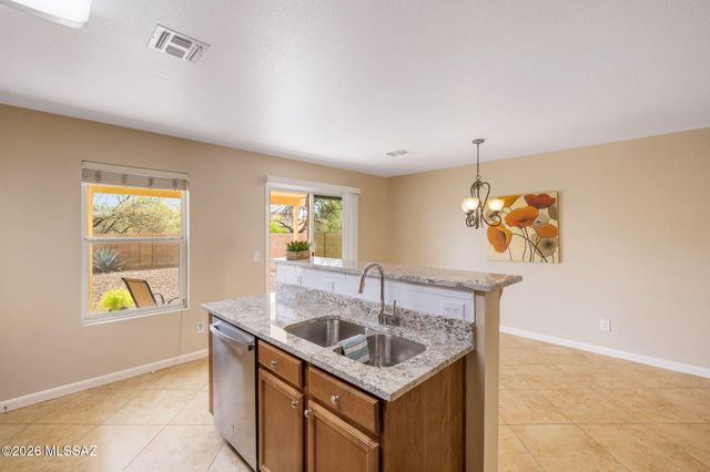 4266 E Wading Pond Drive, Tucson, AZ 85712