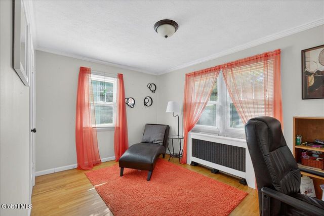 21 Pinehurst Road, Colonie, NY 12205