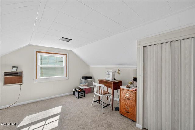 21 Pinehurst Road, Colonie, NY 12205