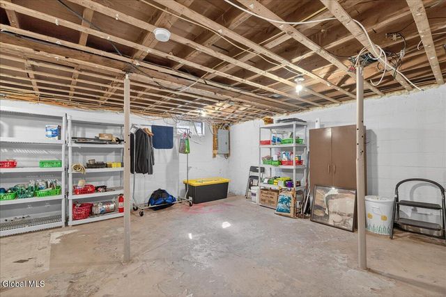 21 Pinehurst Road, Colonie, NY 12205