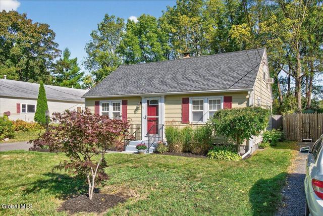 21 Pinehurst Road, Colonie, NY 12205